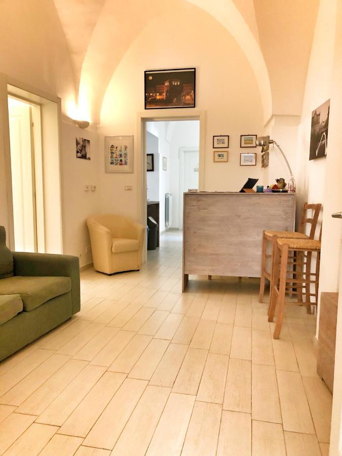 Palazzo Salia Bed & Breakfast เลชเช ภายนอก รูปภาพ