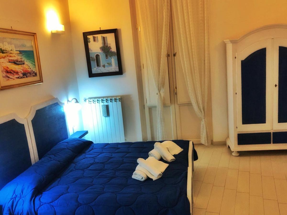 Palazzo Salia Bed & Breakfast เลชเช ภายนอก รูปภาพ