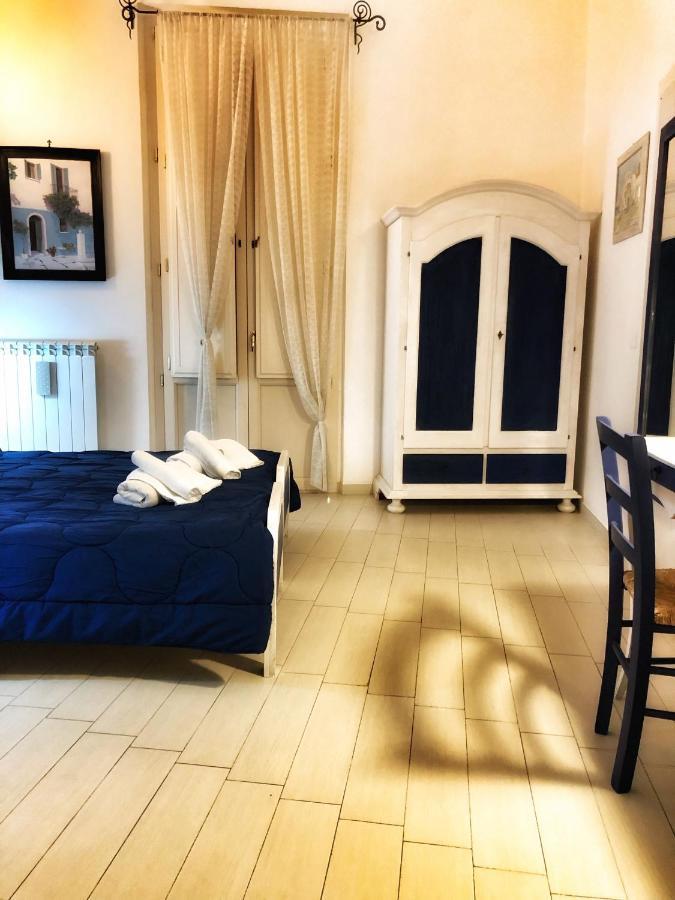 Palazzo Salia Bed & Breakfast เลชเช ภายนอก รูปภาพ